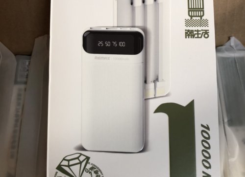 Sạc dự phòng 10000mAh Remax RPP-93 - tích hợp cáp Iphone+ Micro+ Type C